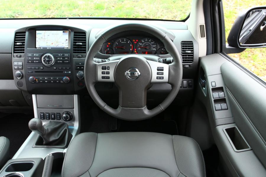  Nissan Navara Salomon Limited Edition 2015 года  (фото 8 из 10)